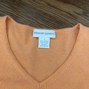 Gorgeous 100% cashmere Bergdorf Goodman orange v neck sweater